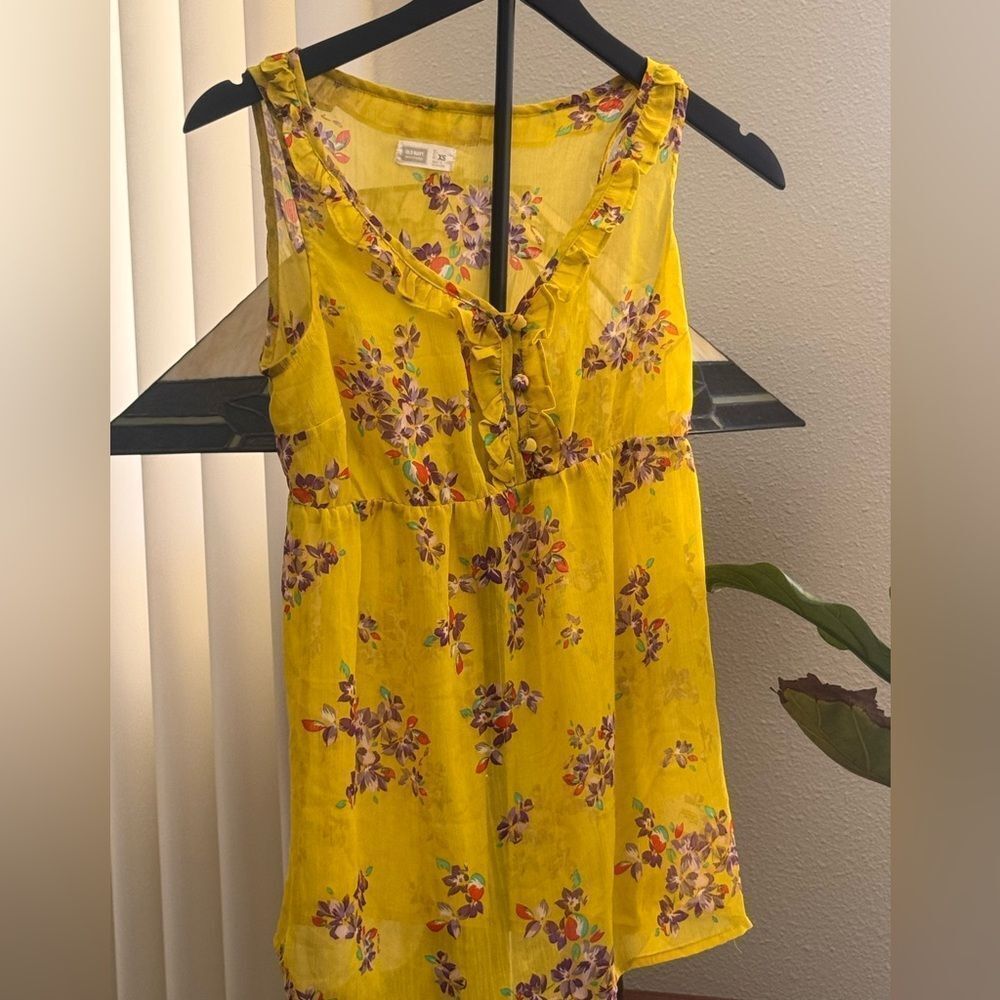 Old Navy XS Maternity Yellow Floral Sheer Ruffle Sleeveless Blouse Tank Top